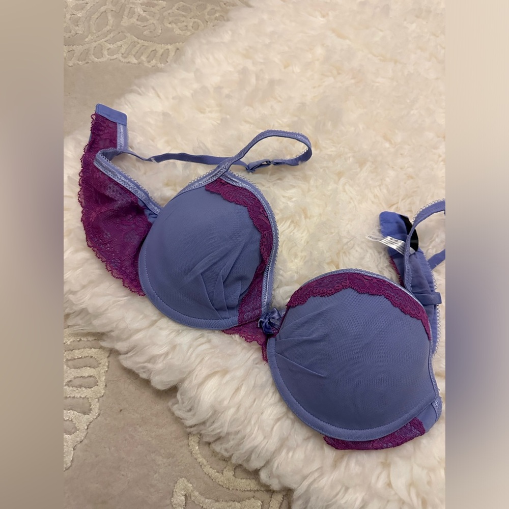 Adore me bra. 36c.